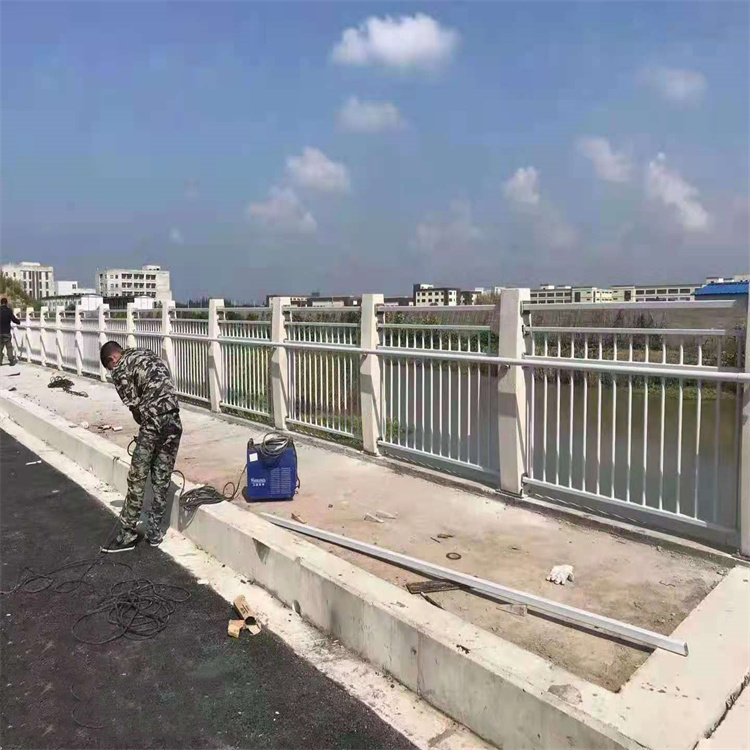 道路桥梁栏杆免费测量附近品牌