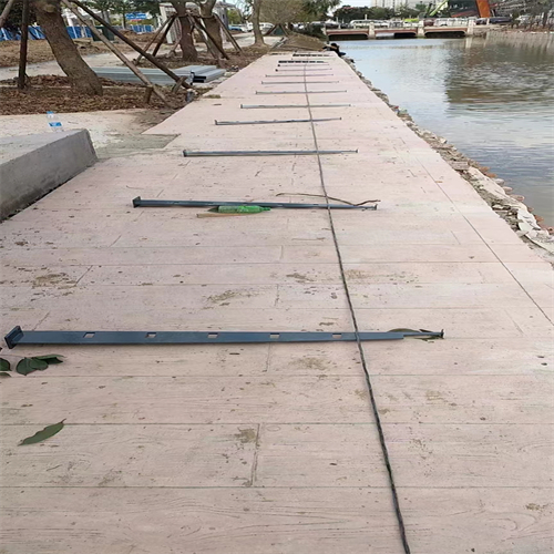 定制不锈钢钢丝绳护栏的基地