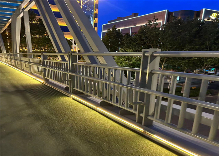 桥上不锈钢造型栏杆规格材质