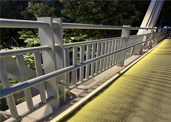 西安定做不锈钢复合管桥梁护栏-信誉可靠
